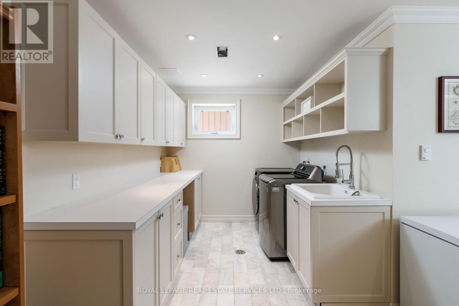 4 Springbrook Gardens, Toronto, ON