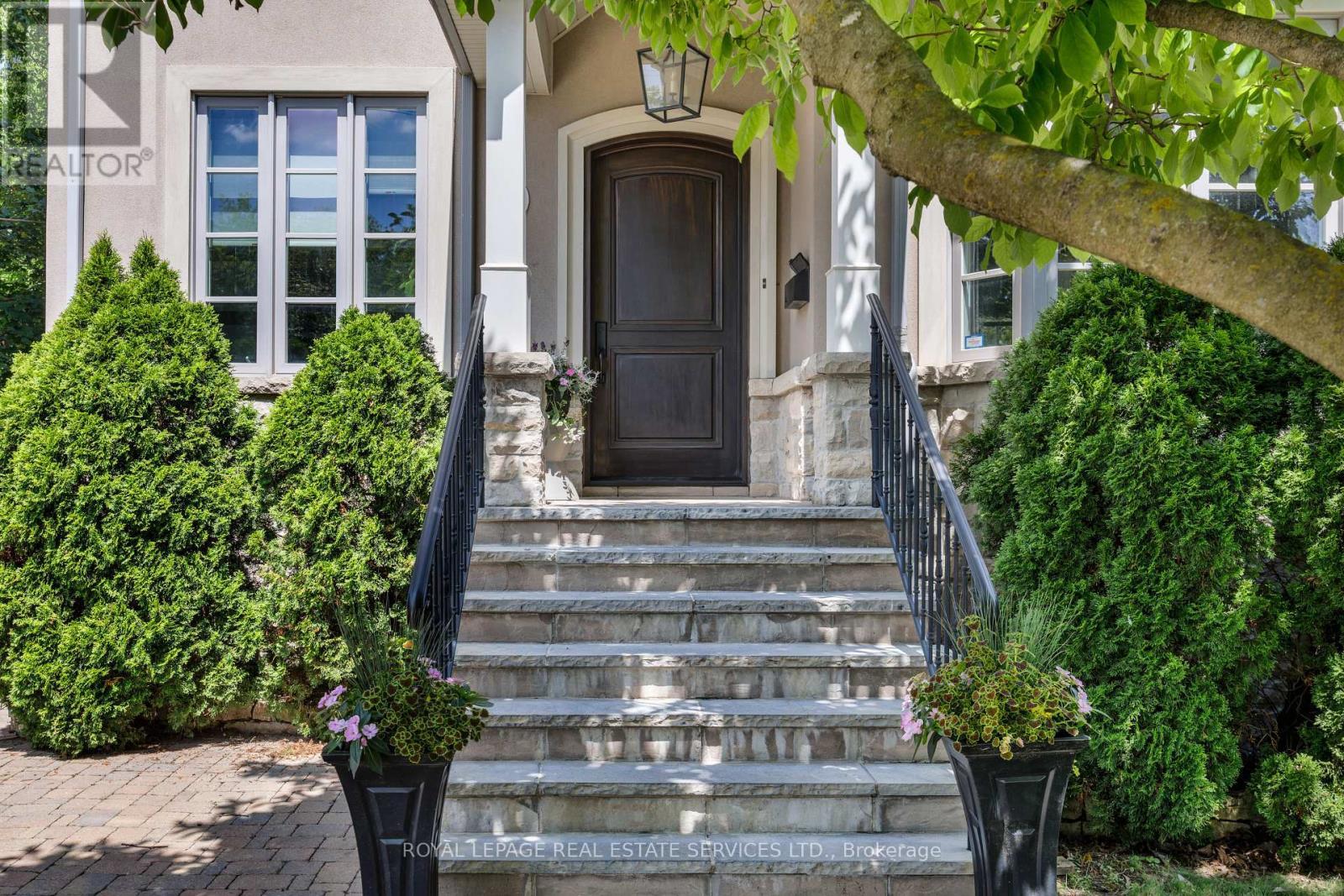 4 Springbrook Gardens, Toronto, ON