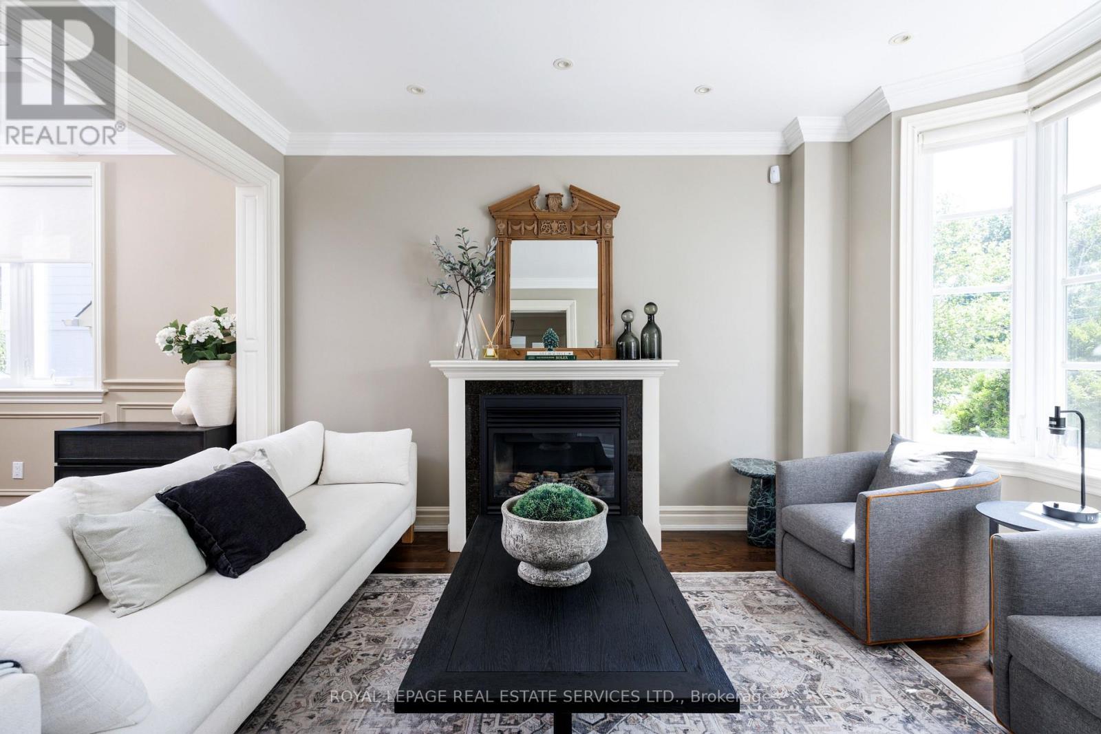 4 Springbrook Gardens, Toronto, ON