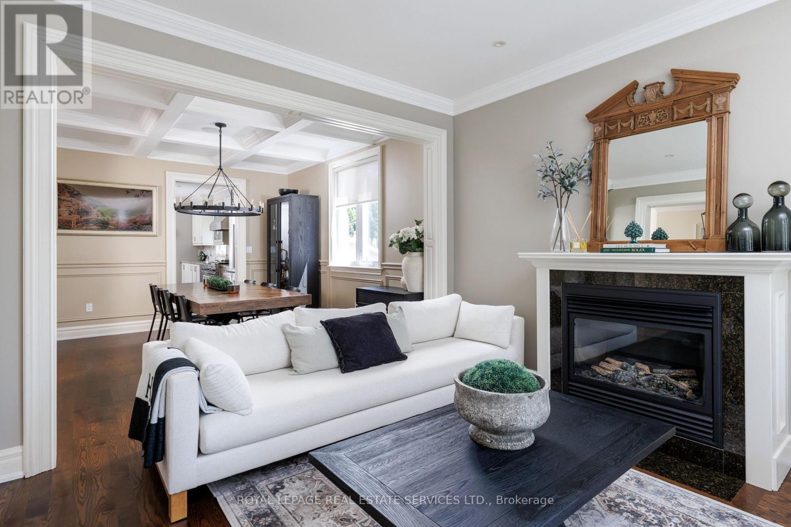 4 Springbrook Gardens, Toronto, ON