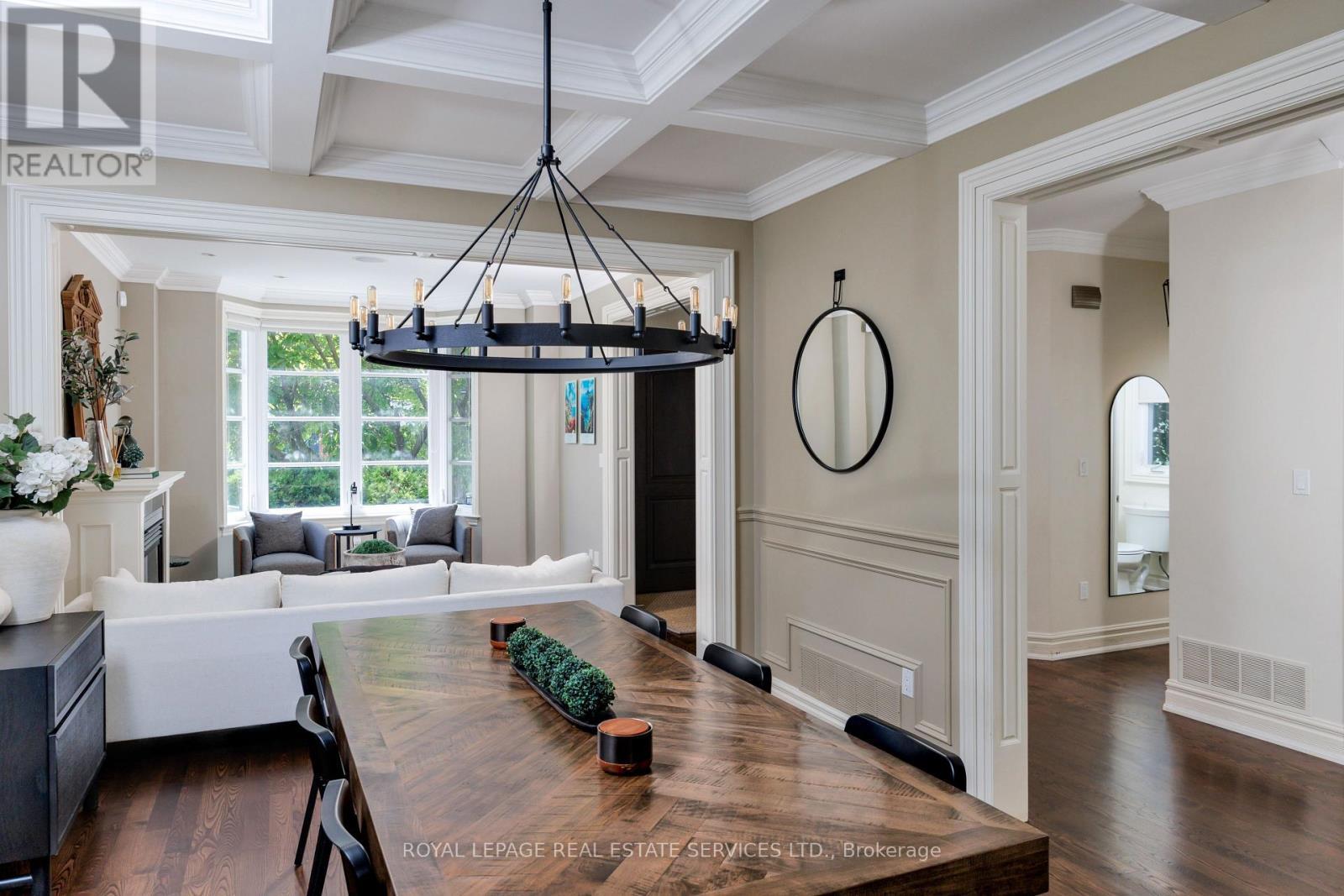 4 Springbrook Gardens, Toronto, ON