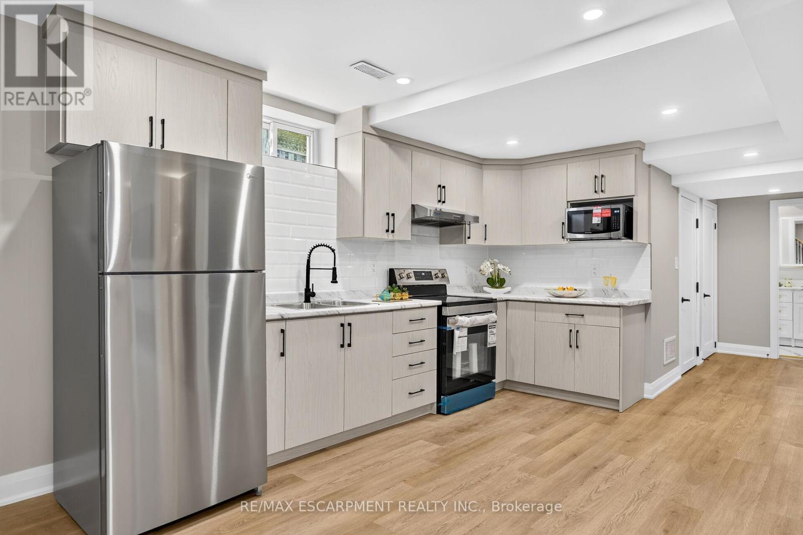 150 Howard Avenue, Hamilton, ON