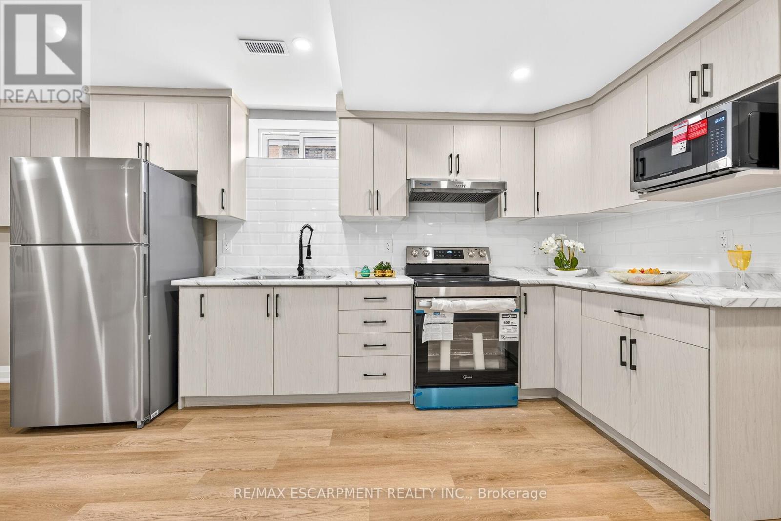 150 Howard Avenue, Hamilton, ON