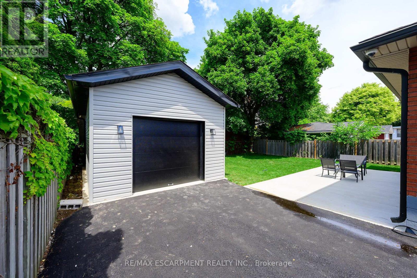 150 Howard Avenue, Hamilton, ON
