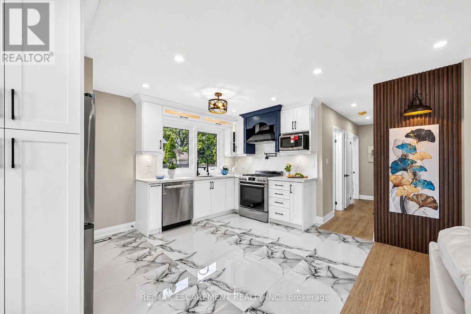 150 Howard Avenue, Hamilton, ON