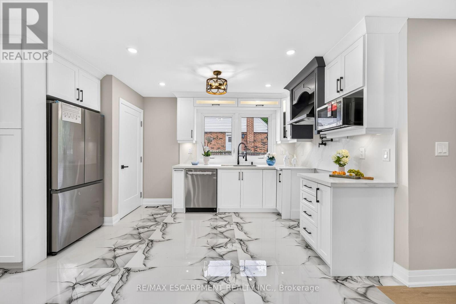 150 Howard Avenue, Hamilton, ON