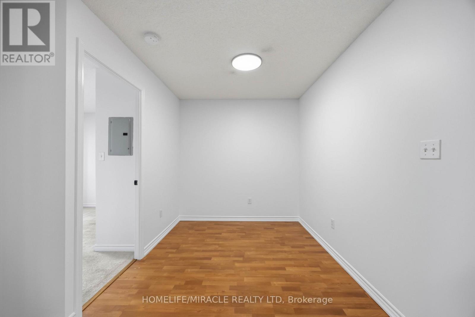 1010 - 7 Lorraine Drive, Toronto, ON