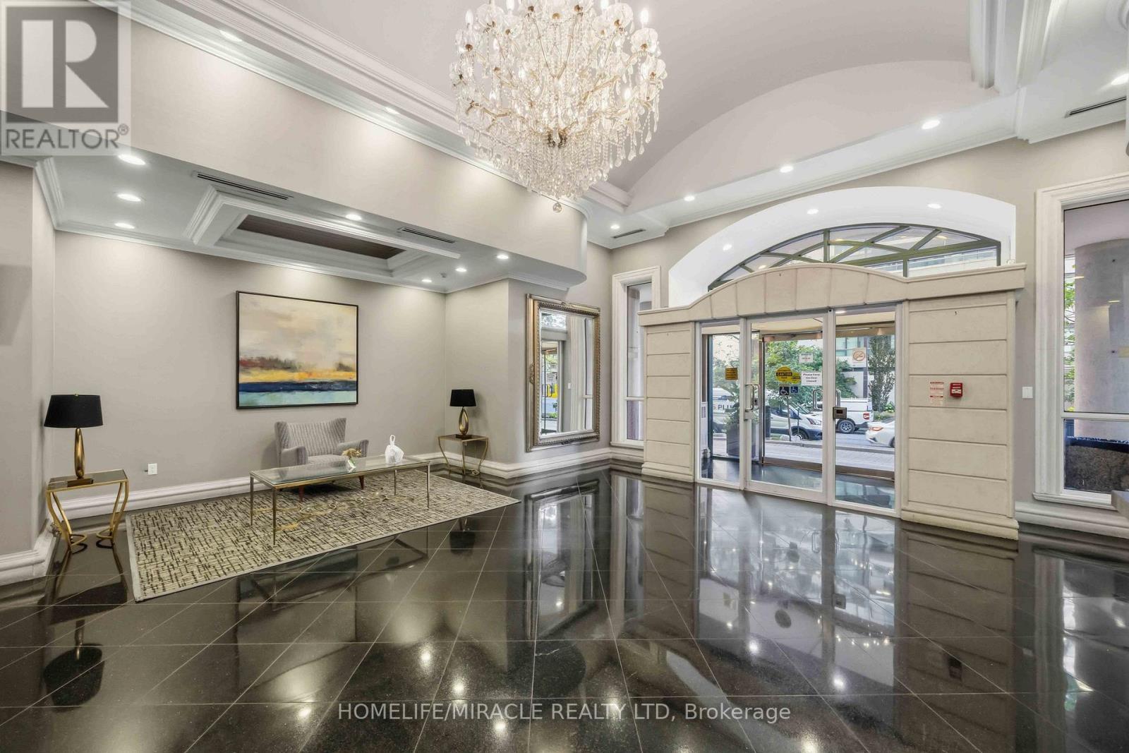 1010 - 7 Lorraine Drive, Toronto, ON