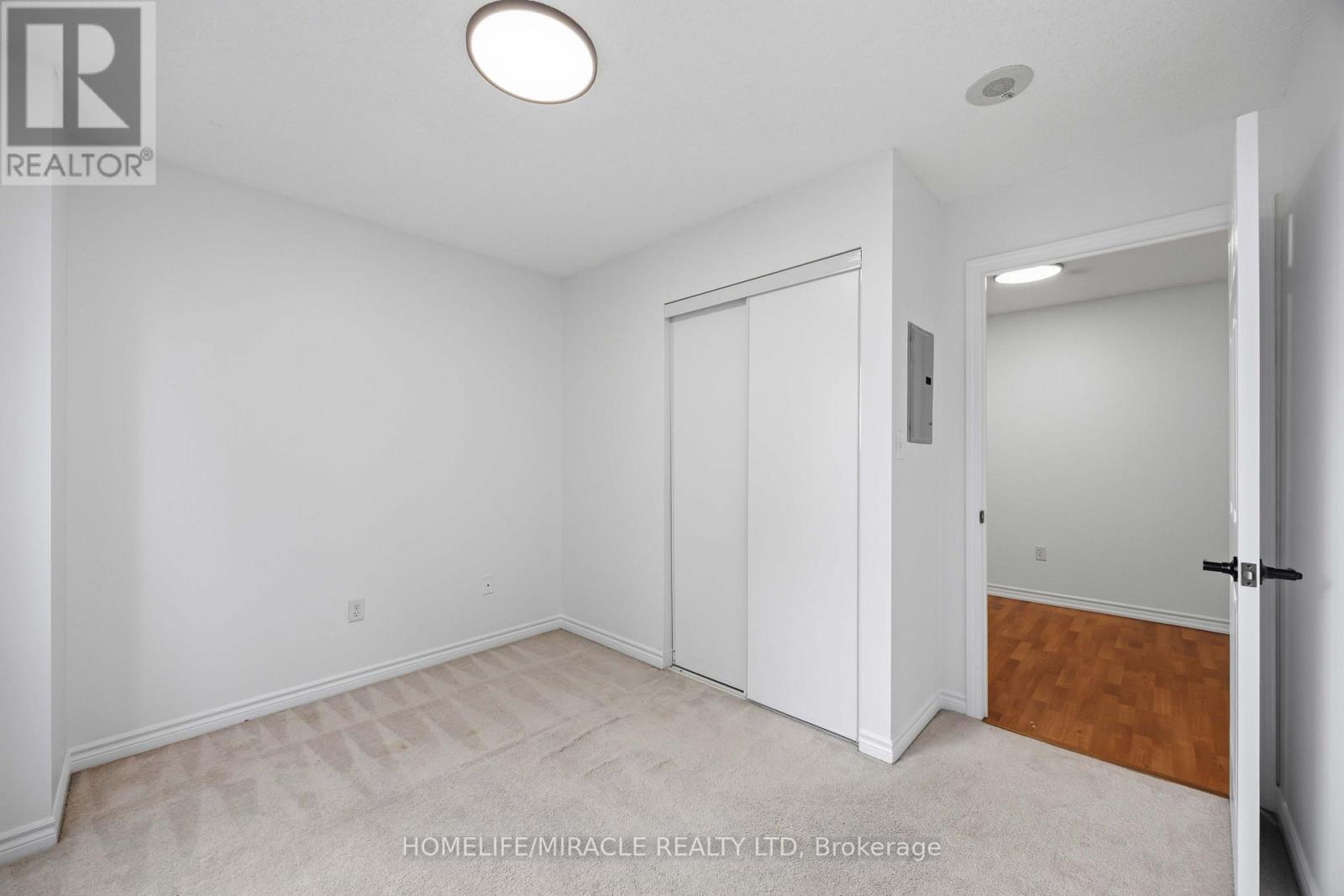 1010 - 7 Lorraine Drive, Toronto, ON