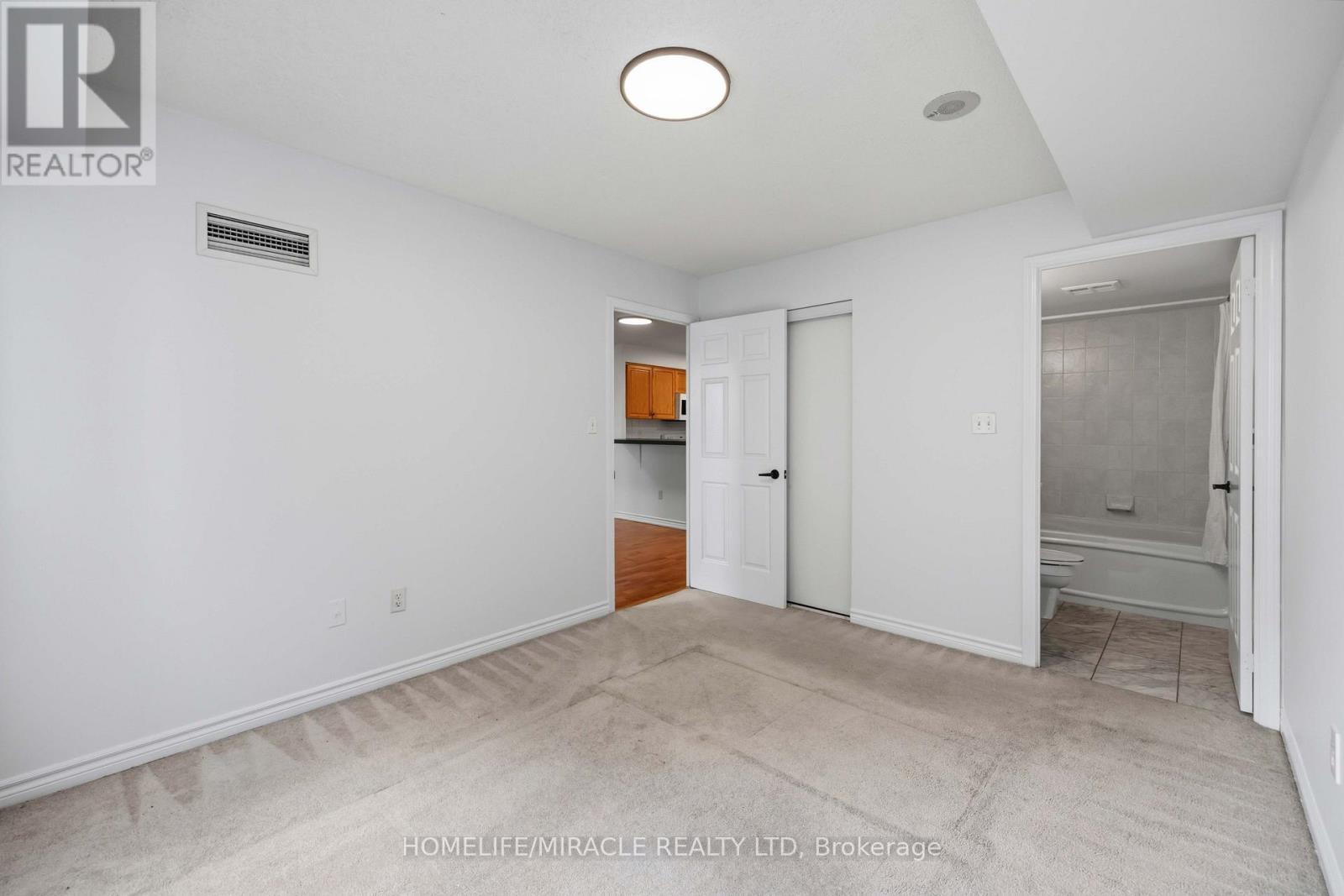 1010 - 7 Lorraine Drive, Toronto, ON