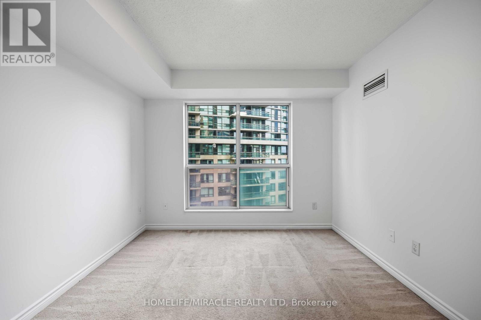 1010 - 7 Lorraine Drive, Toronto, ON