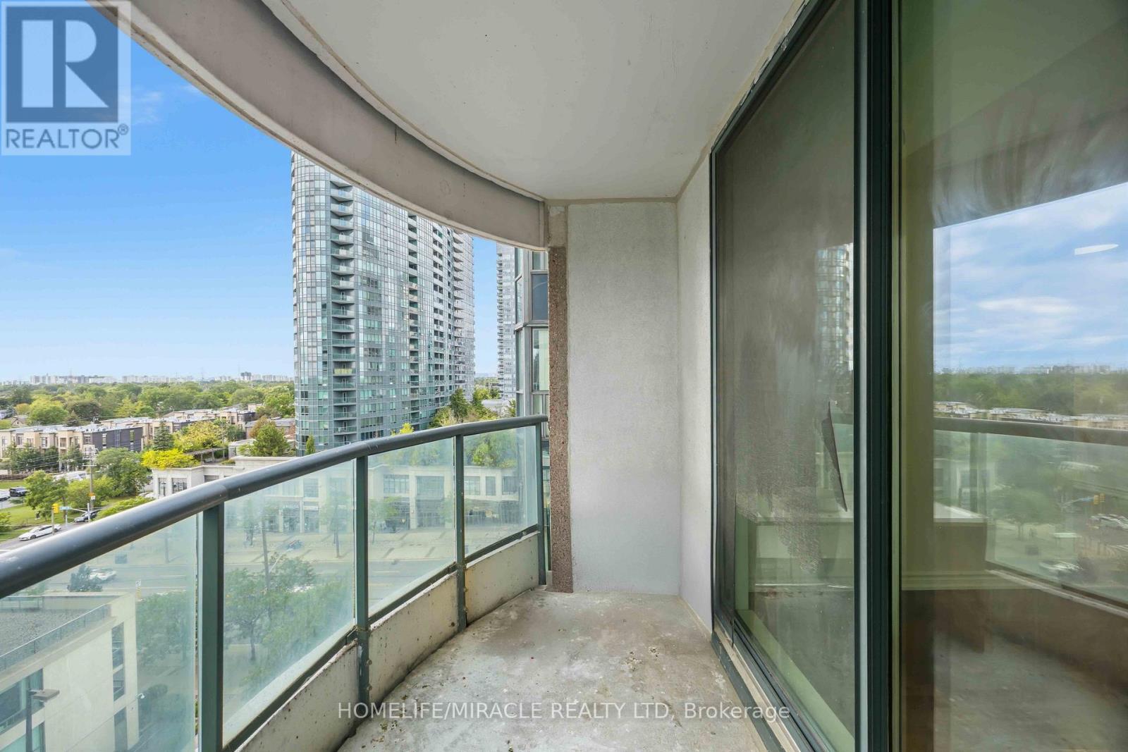 1010 - 7 Lorraine Drive, Toronto, ON