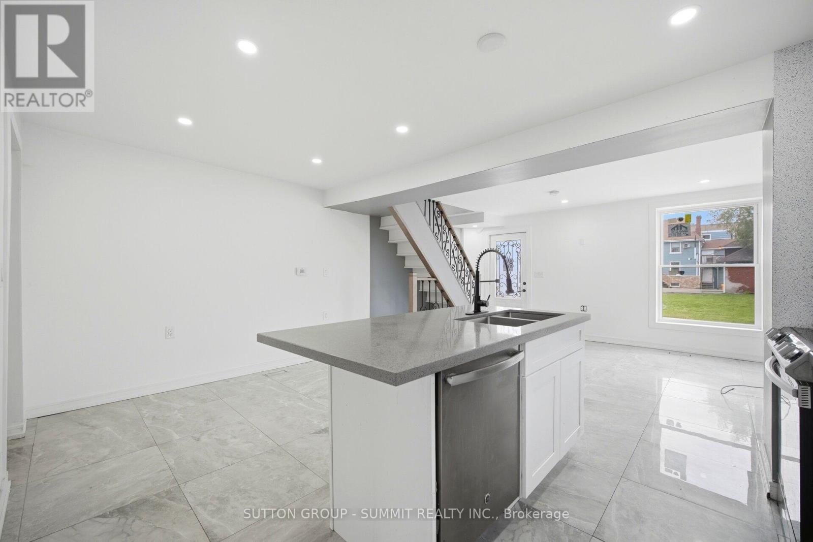 11 Maple Street, Oshawa, ON