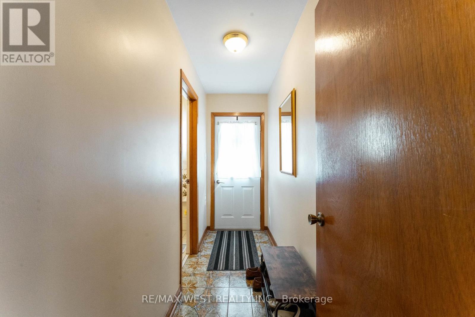 25A St Andrews Boulevard, Toronto, ON