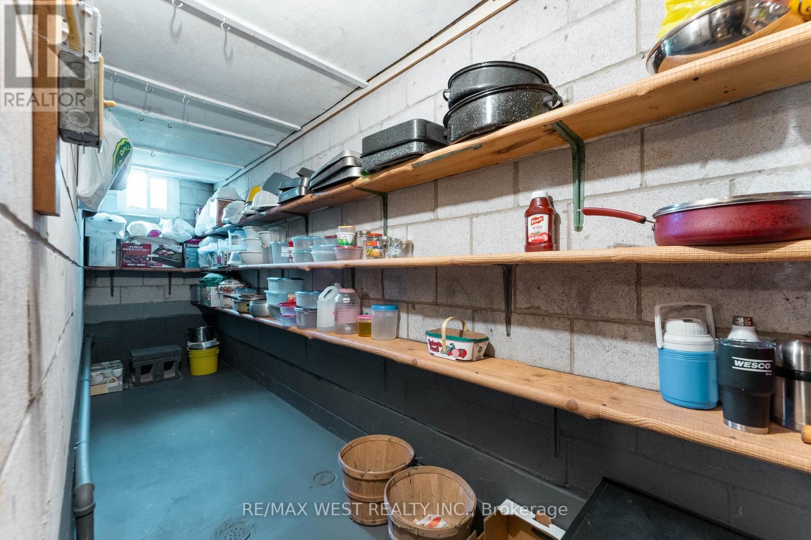 25A St Andrews Boulevard, Toronto, ON