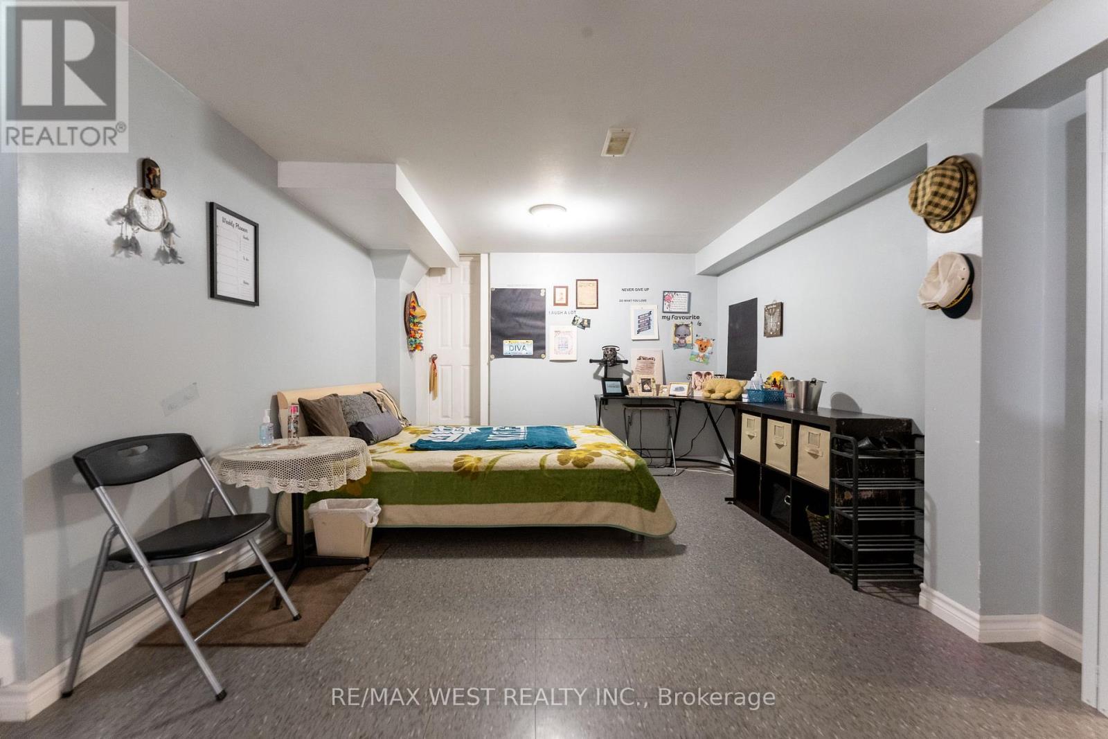 25A St Andrews Boulevard, Toronto, ON