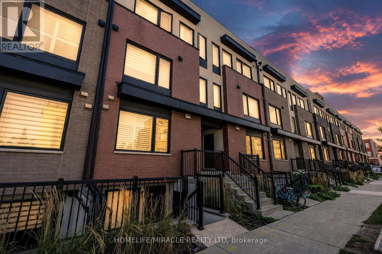 8 - 161 William Duncan Road, Toronto, ON