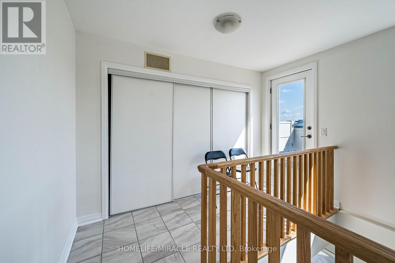 8 - 161 William Duncan Road, Toronto, ON
