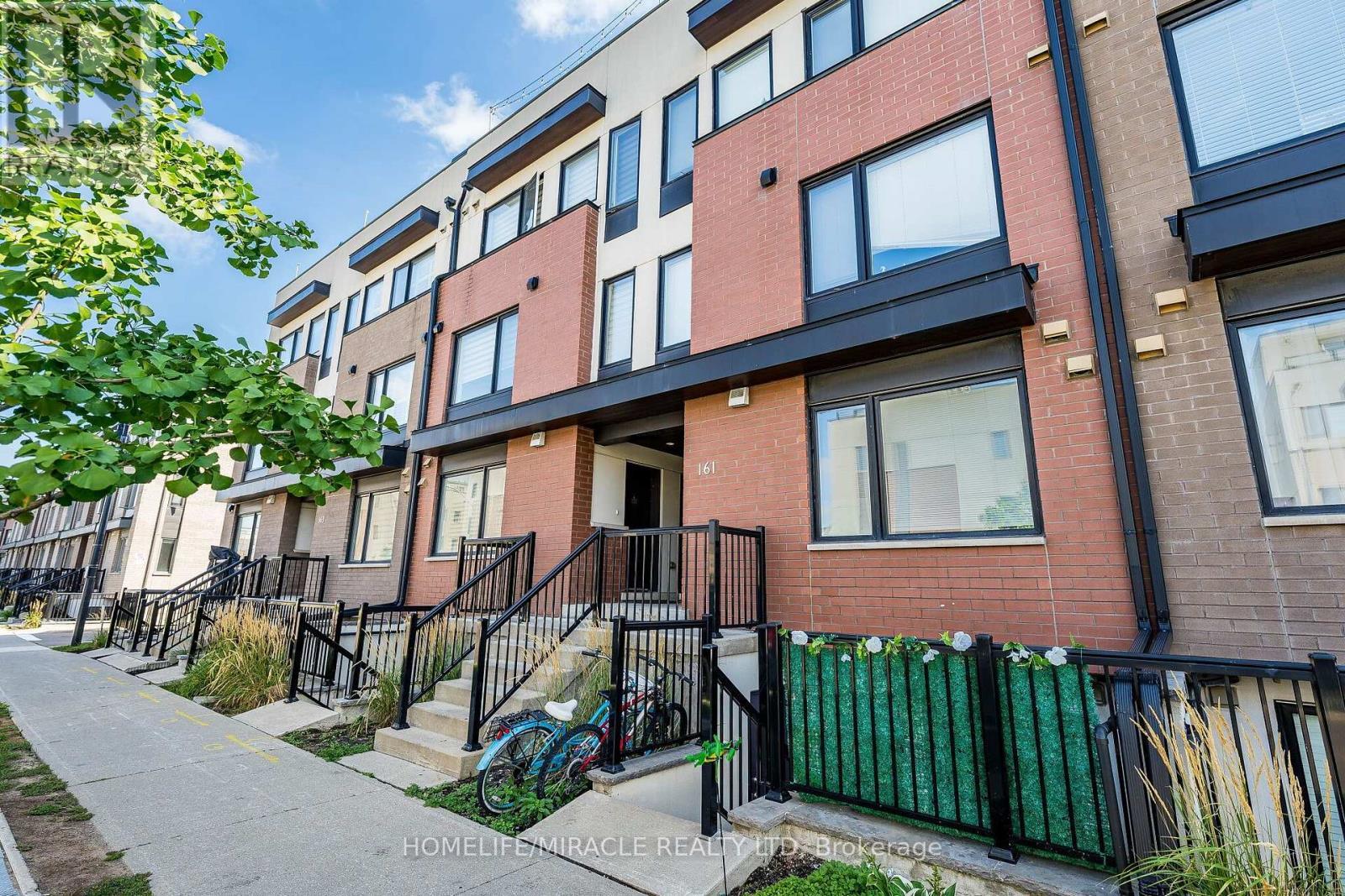8 - 161 William Duncan Road, Toronto, ON