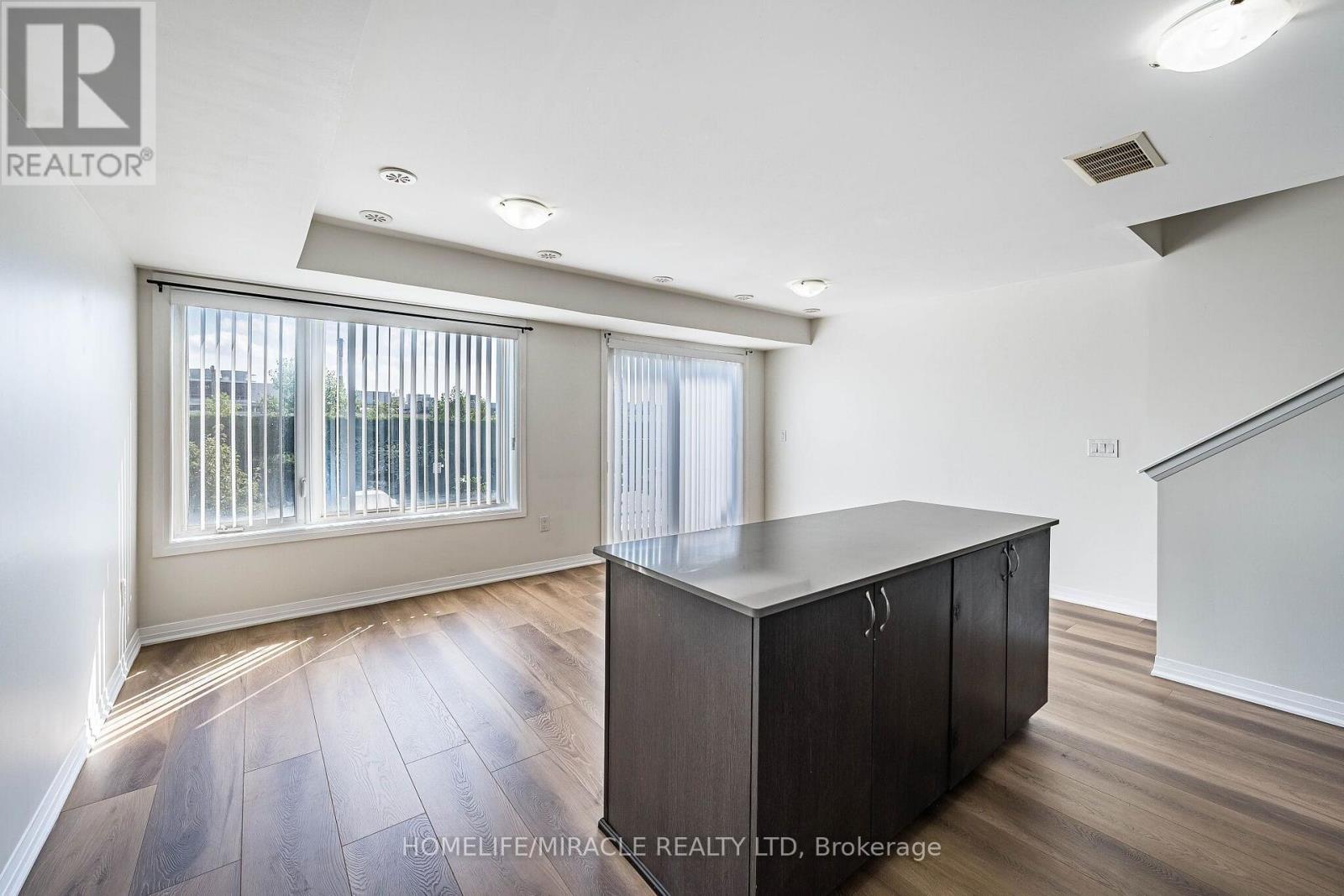 8 - 161 William Duncan Road, Toronto, ON