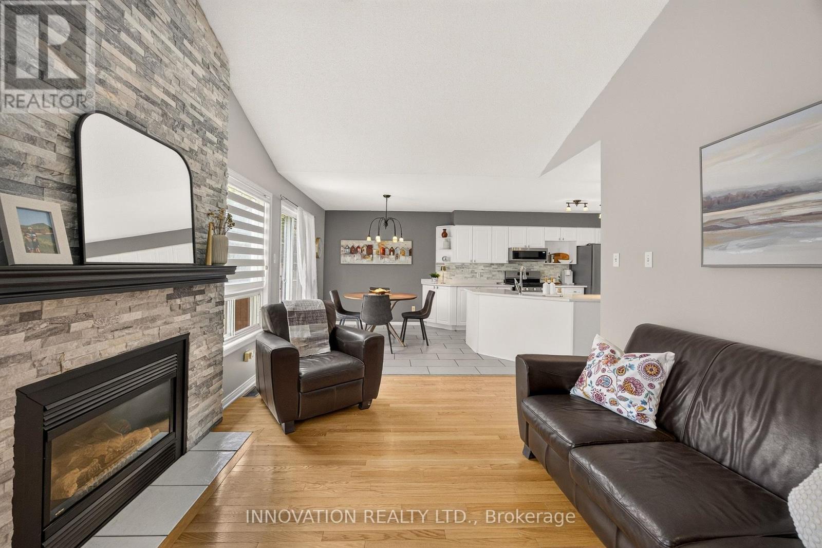 Family room with view of kitchen & breakfast nook - 2545 Page Road, Ottawa, ON