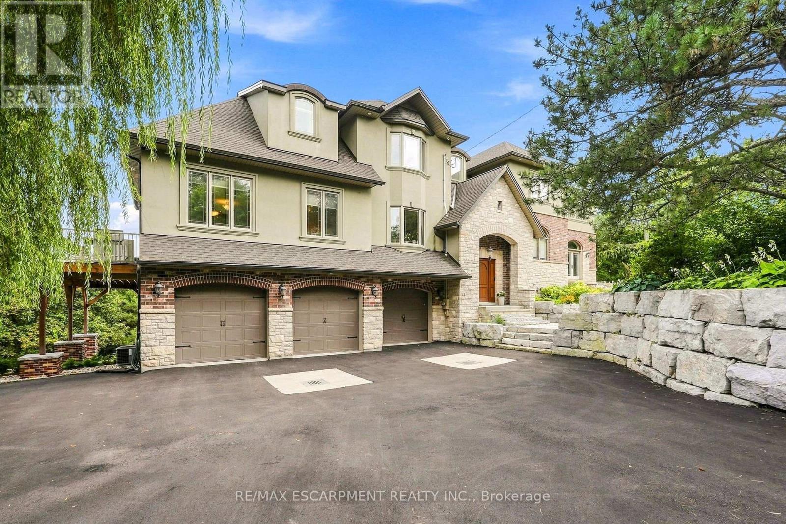 1296 Dundas Street, Burlington, ON