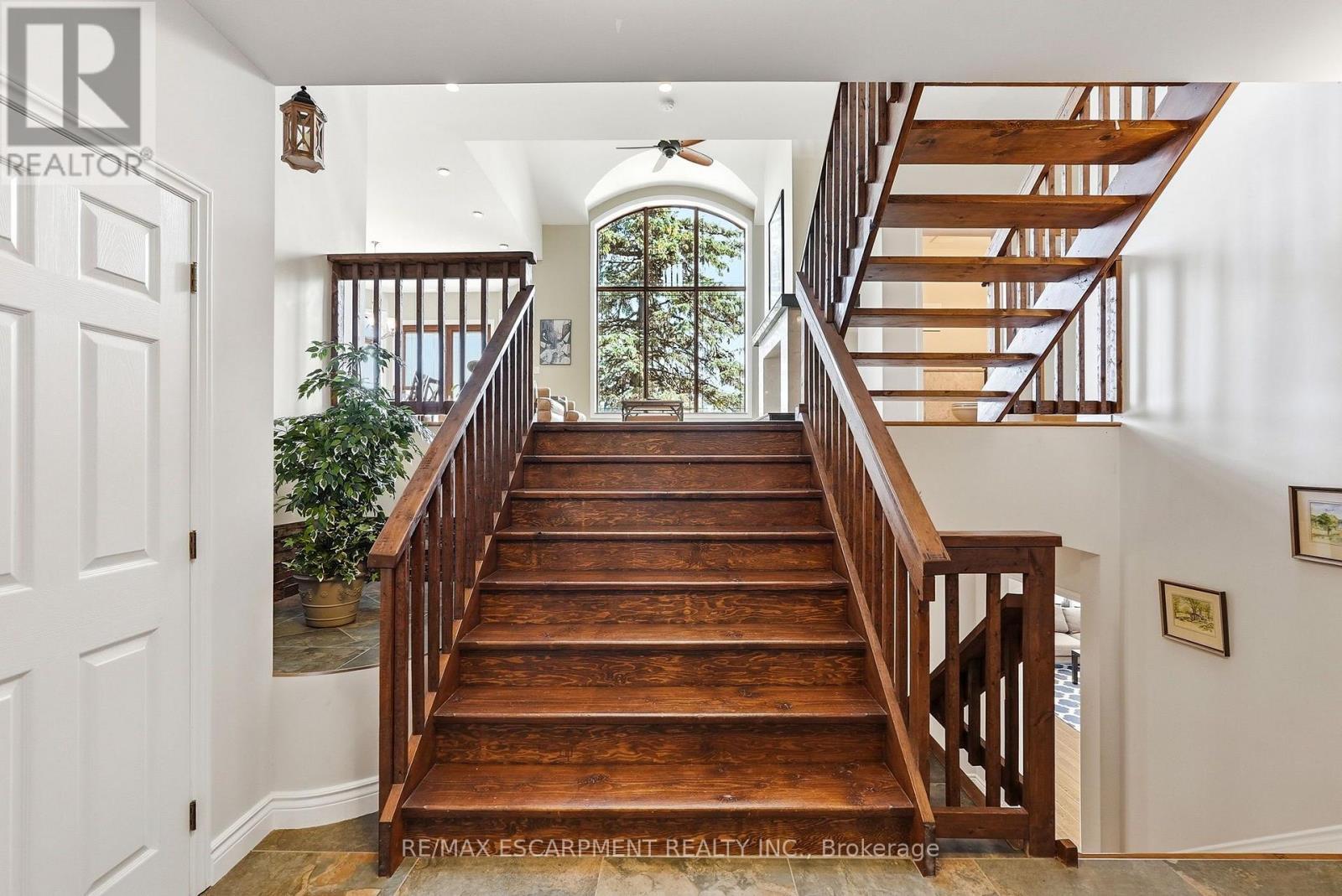 1296 Dundas Street, Burlington, ON