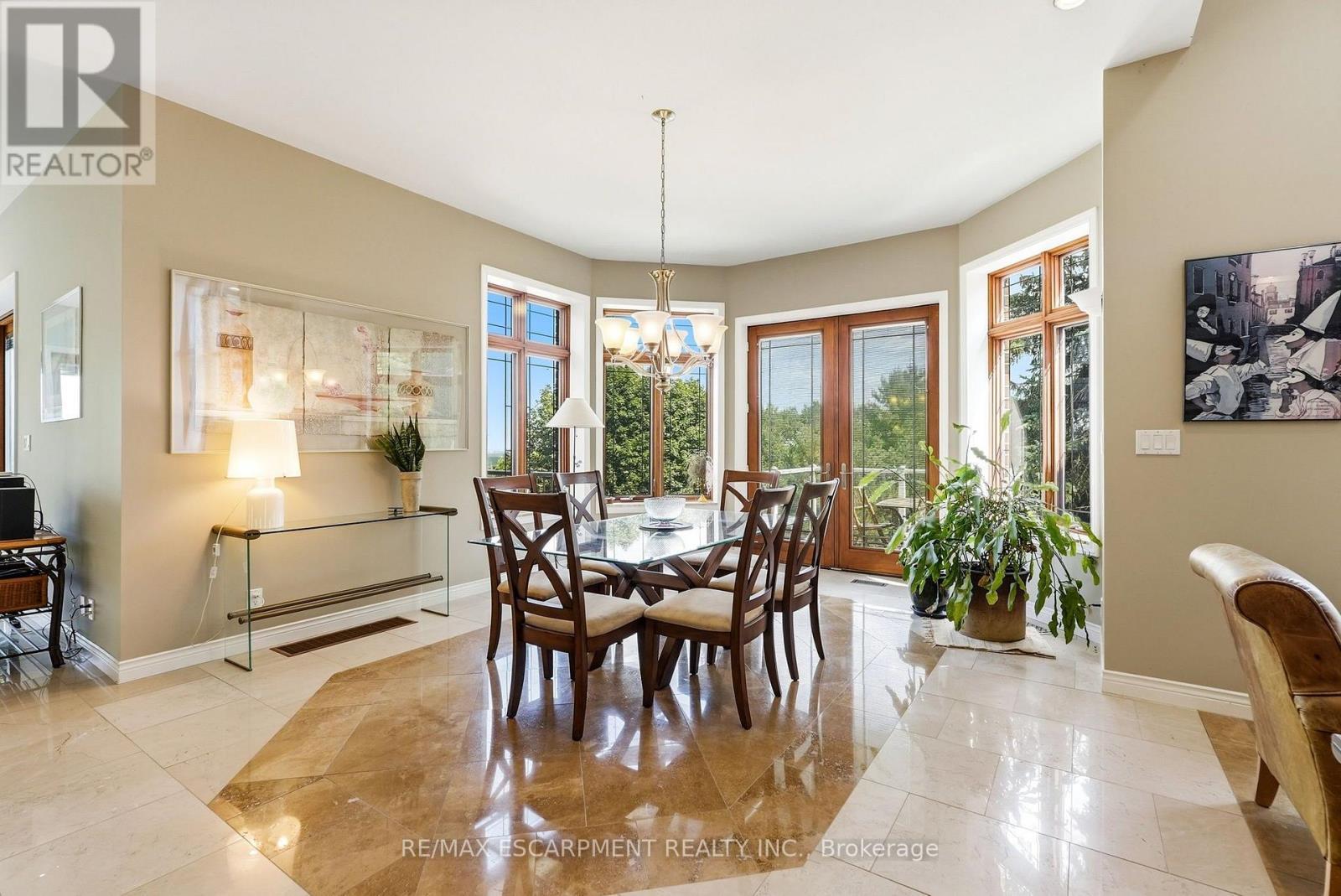 1296 Dundas Street, Burlington, ON