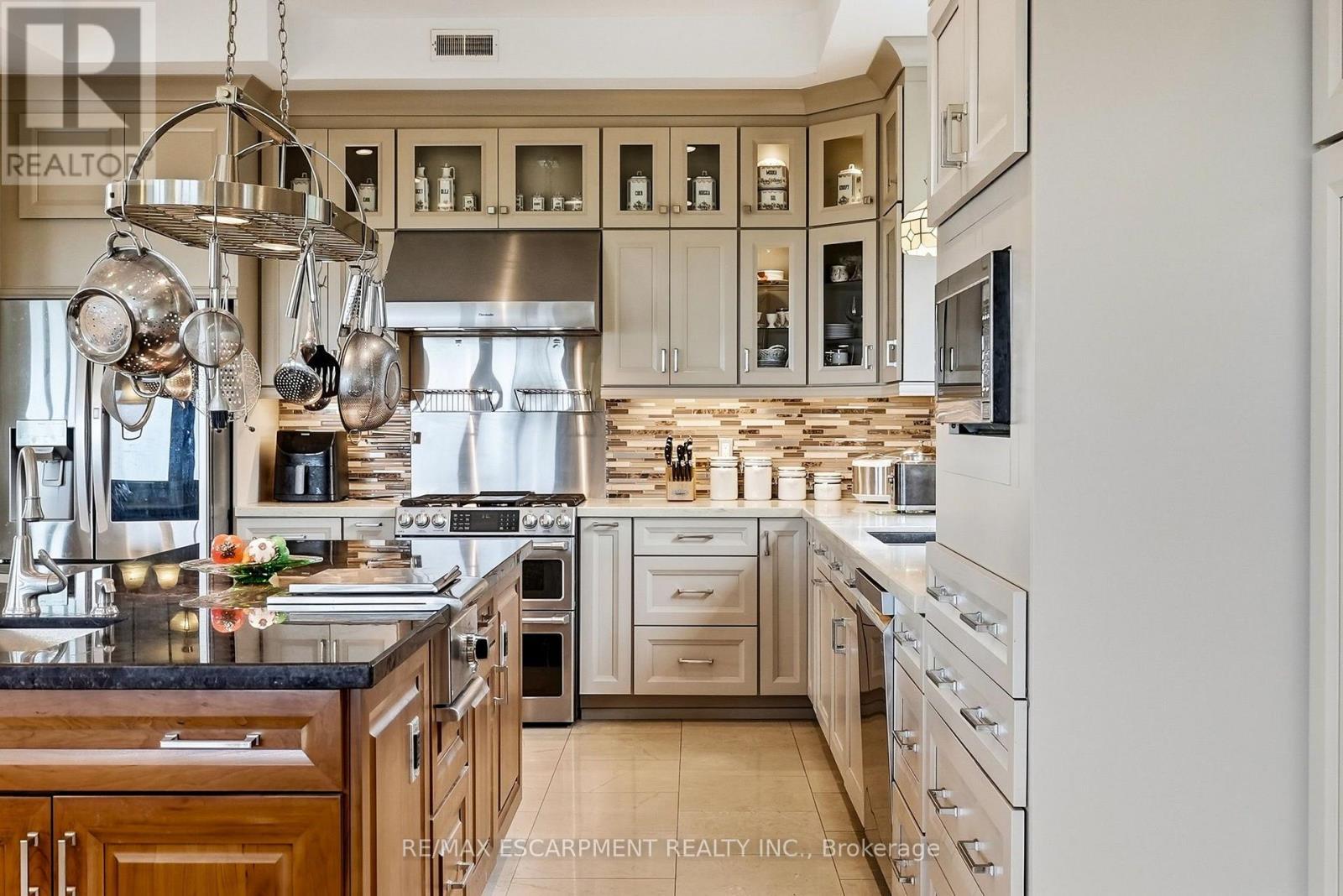 1296 Dundas Street, Burlington, ON