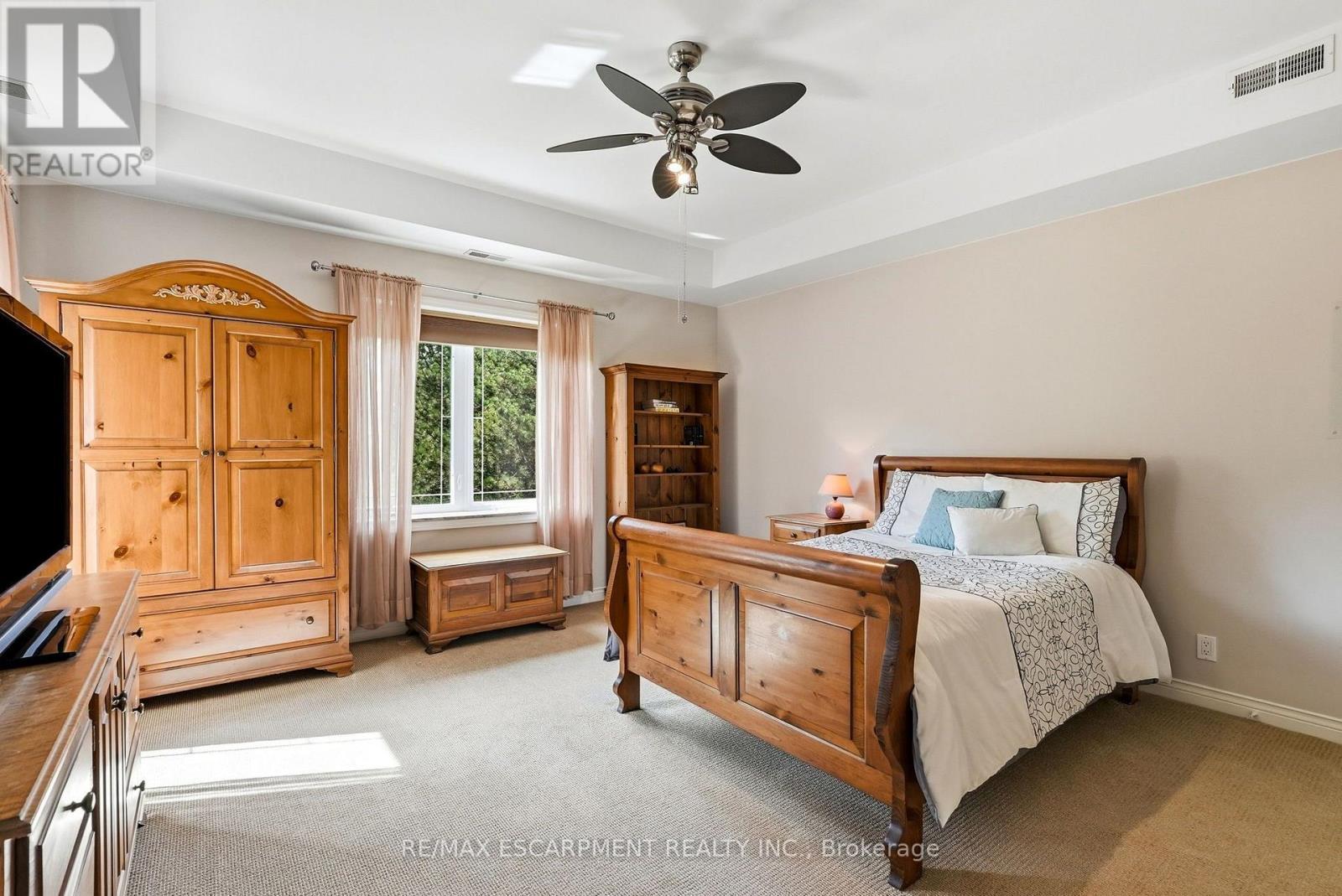 1296 Dundas Street, Burlington, ON
