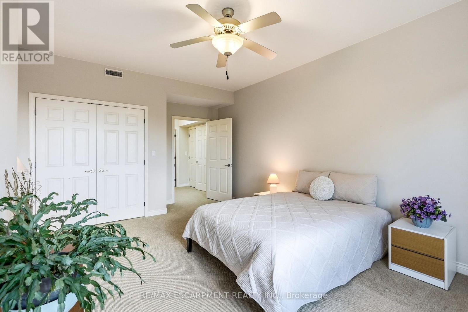 1296 Dundas Street, Burlington, ON