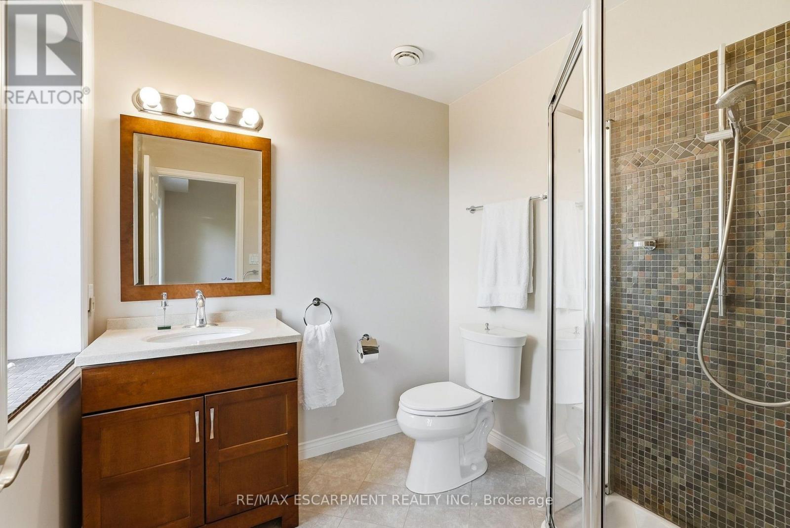 1296 Dundas Street, Burlington, ON