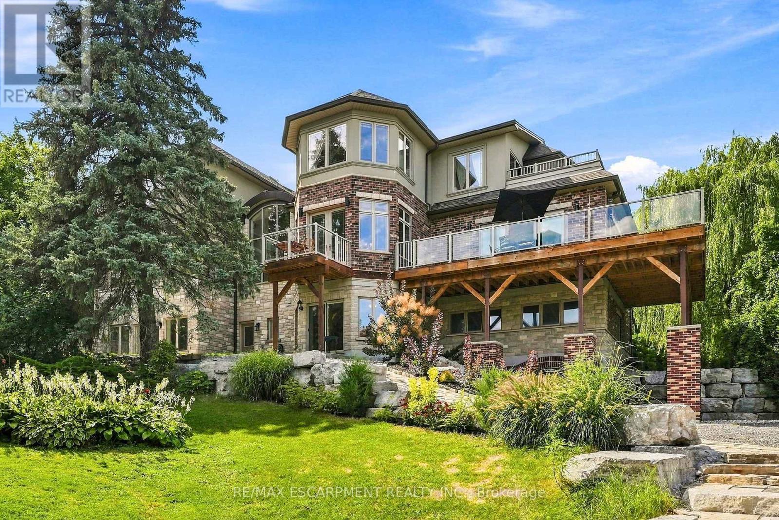 1296 Dundas Street, Burlington, ON