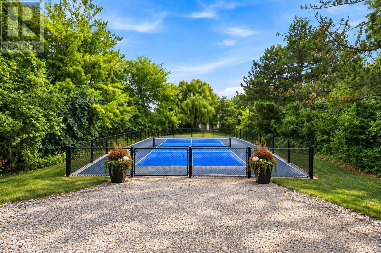 1296 Dundas Street, Burlington, ON
