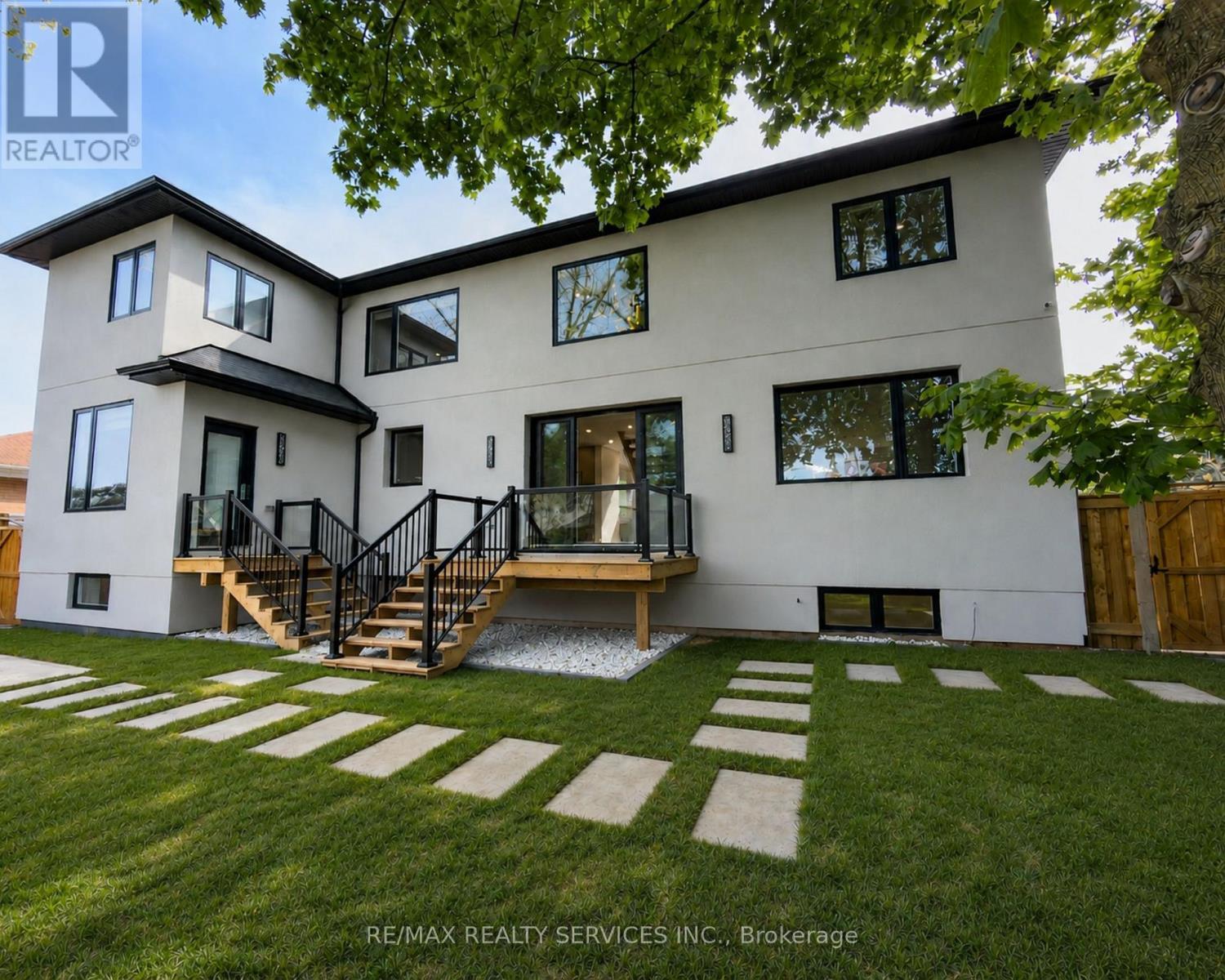 519 Third Line, Oakville, ON