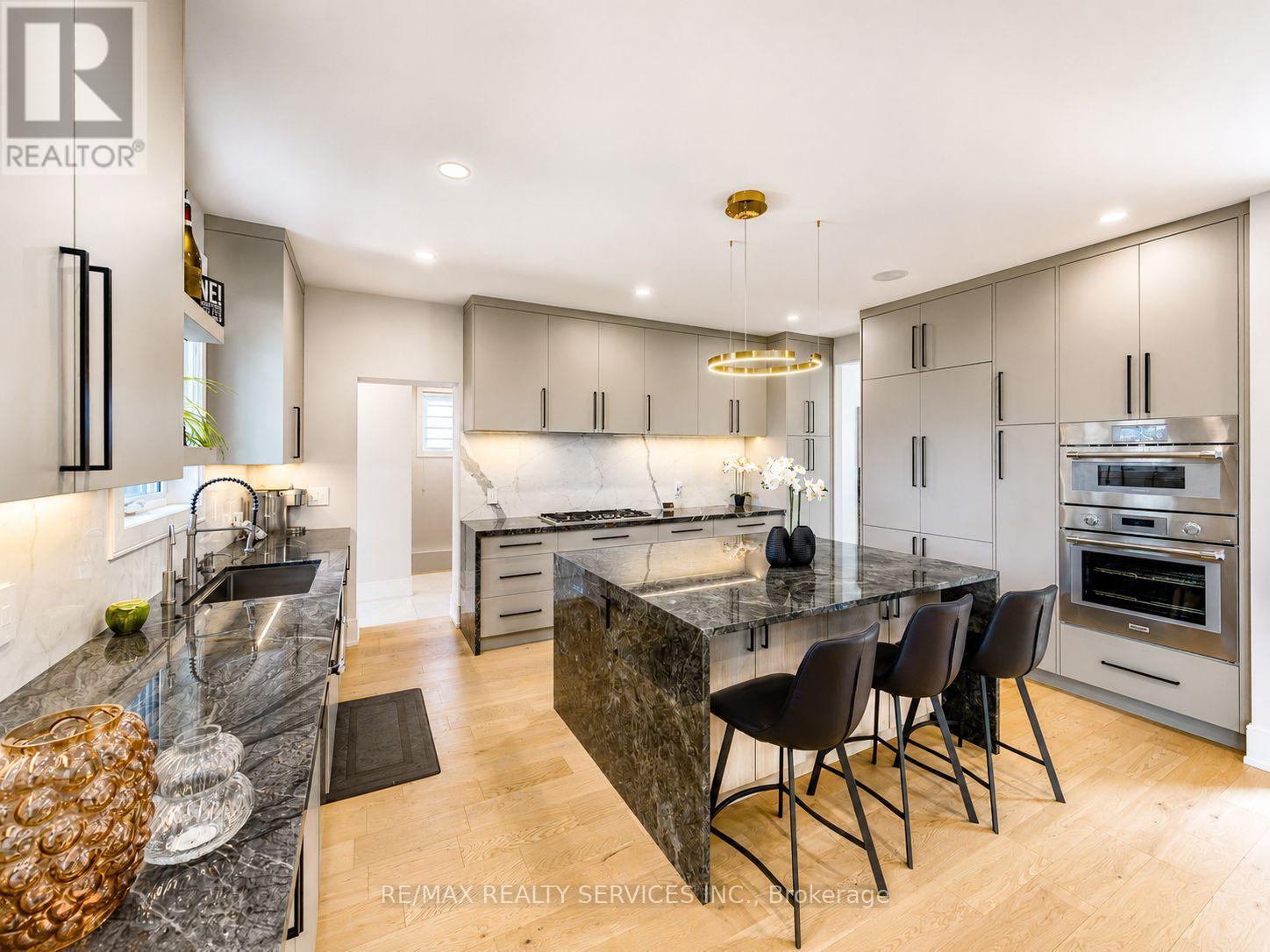 519 Third Line, Oakville, ON
