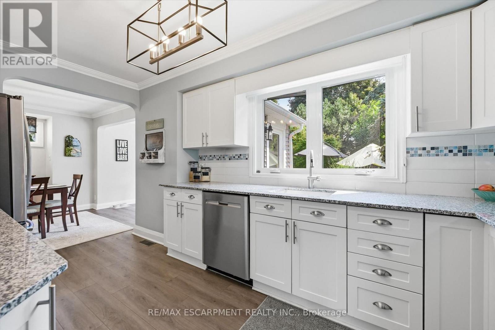 6 Kerman Avenue, Grimsby, ON