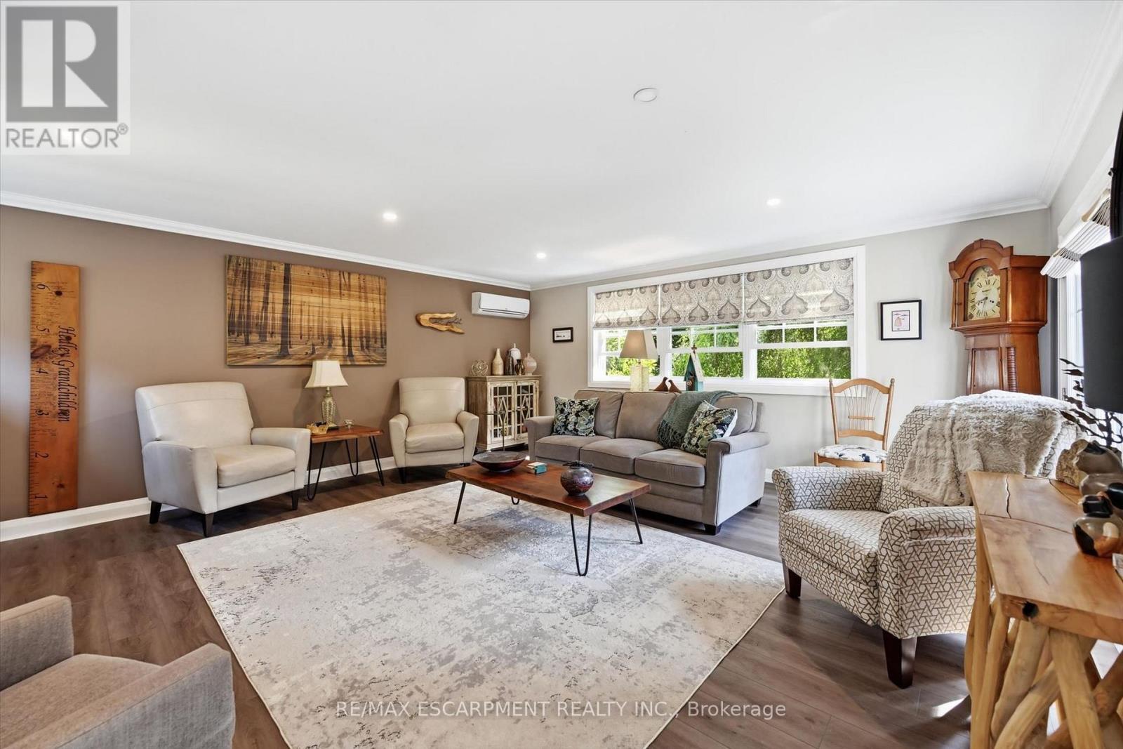 6 Kerman Avenue, Grimsby, ON