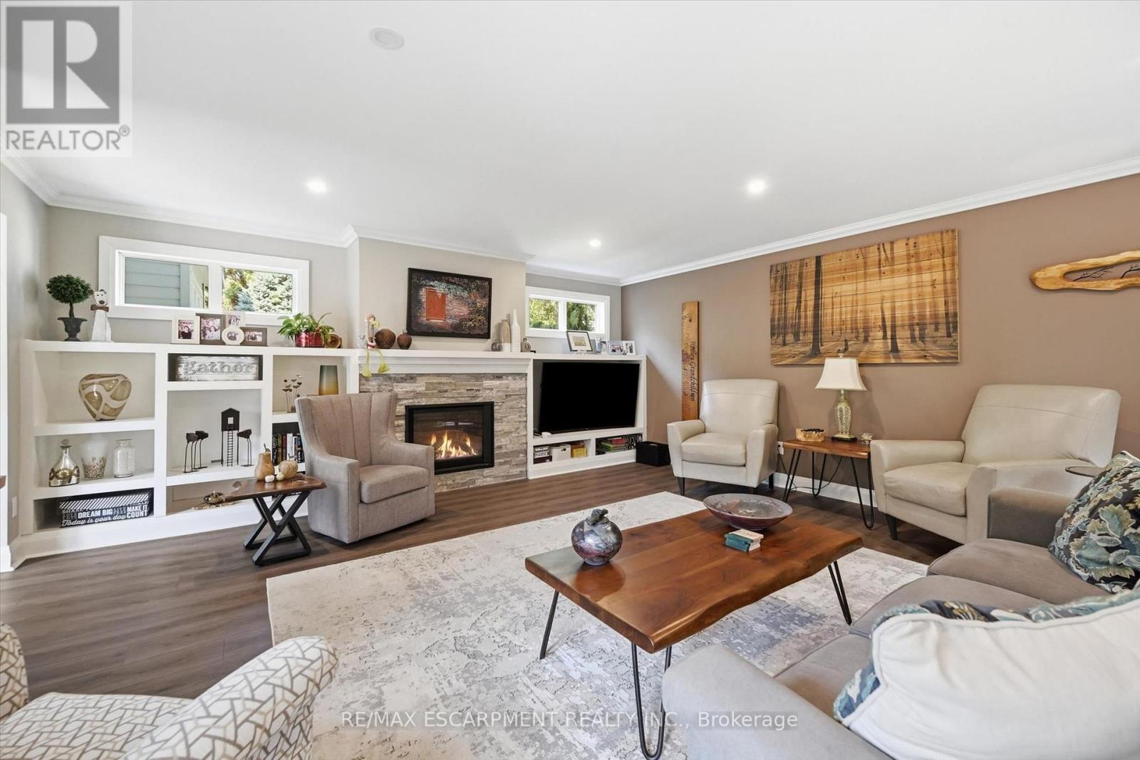6 Kerman Avenue, Grimsby, ON