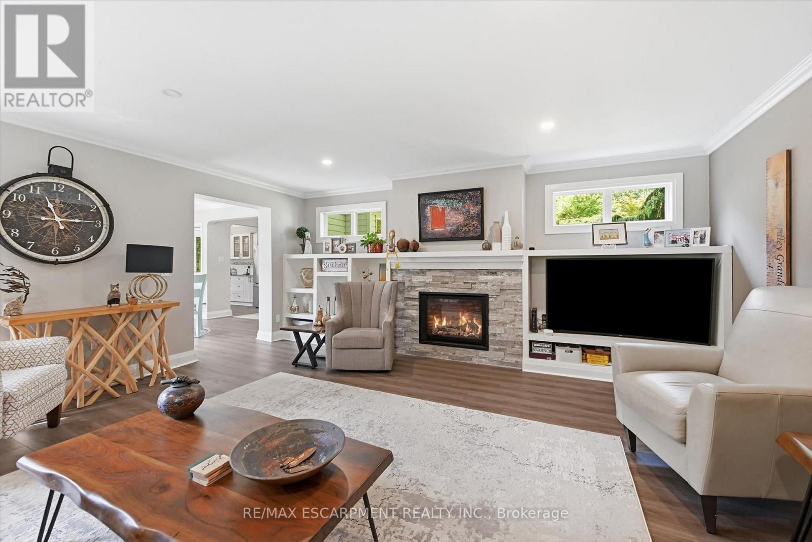6 Kerman Avenue, Grimsby, ON