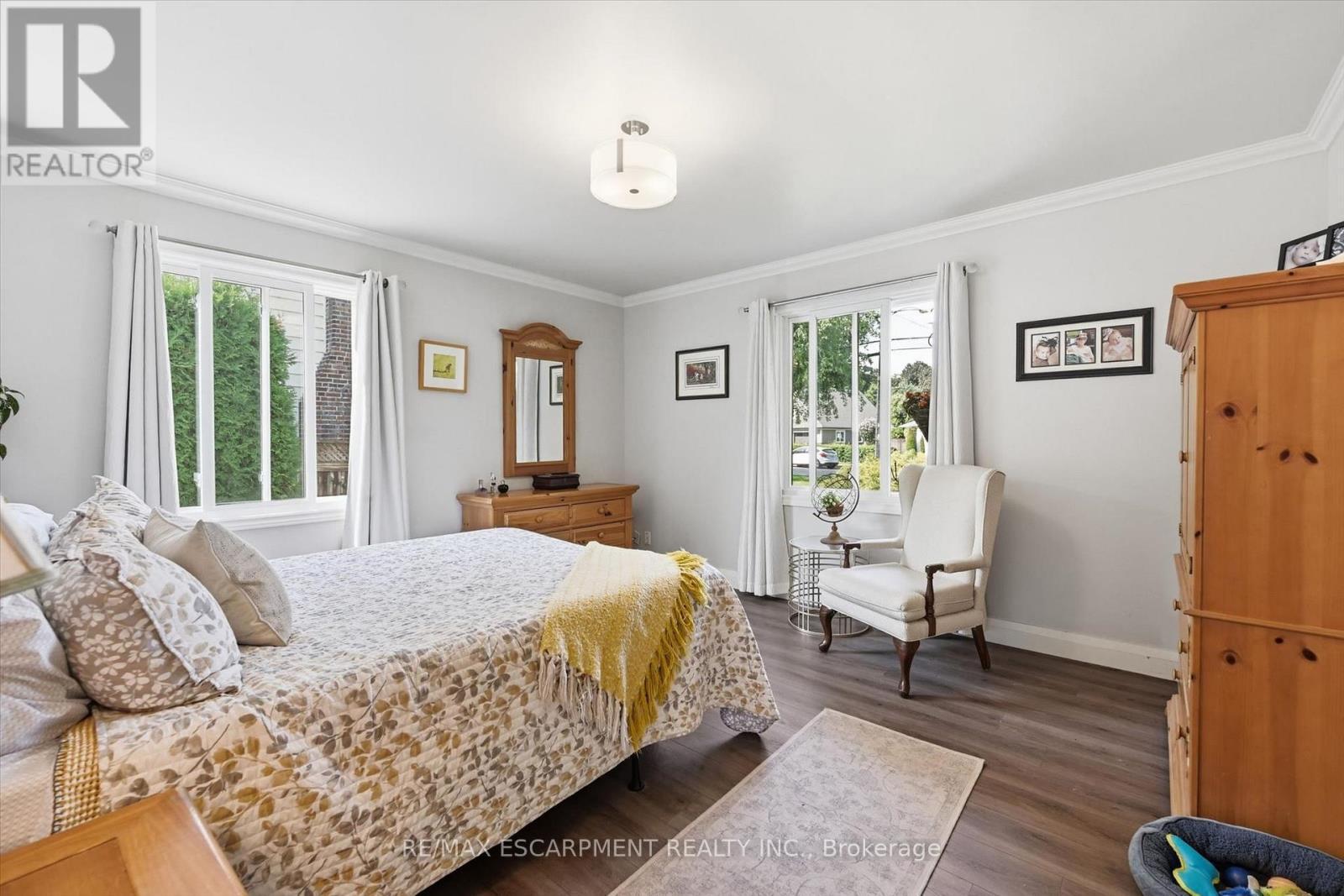 6 Kerman Avenue, Grimsby, ON