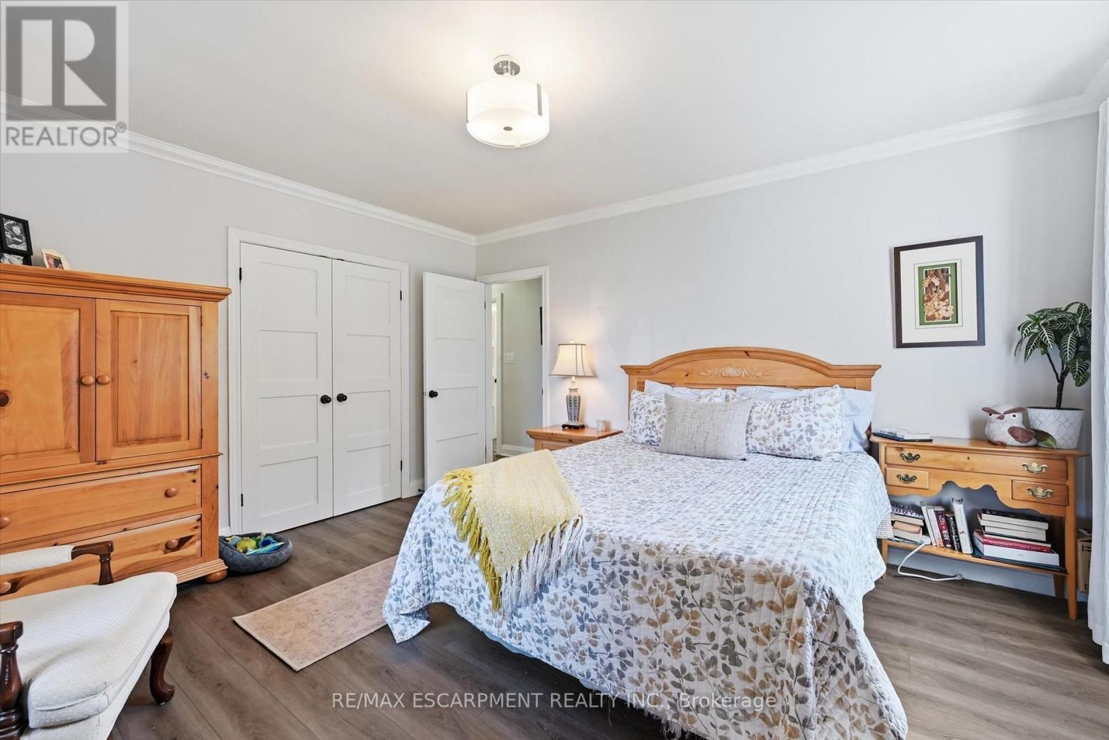 6 Kerman Avenue, Grimsby, ON