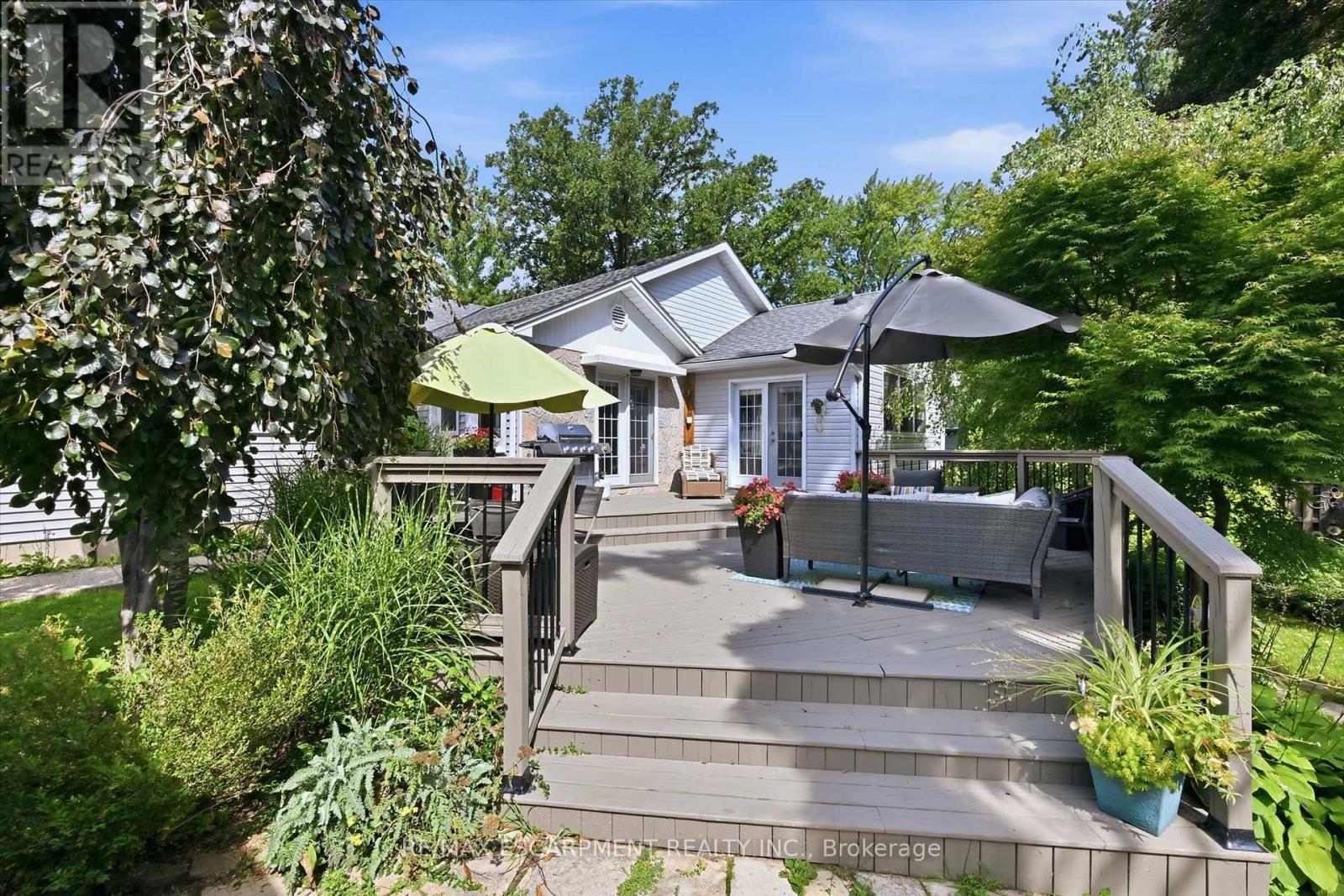 6 Kerman Avenue, Grimsby, ON