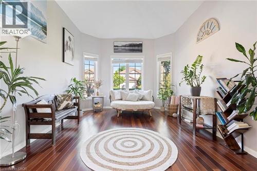 Bay window with multiple glass panes - 260 Granite Hill Road, Cambridge, ON 