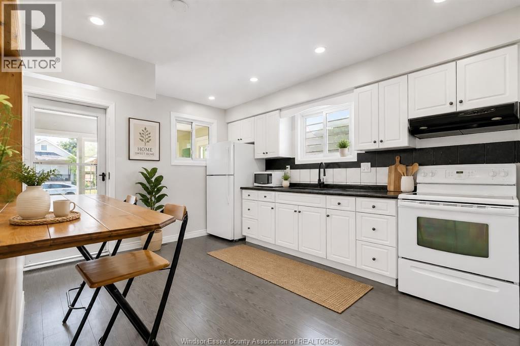 744 Mckay Avenue, Windsor, ON