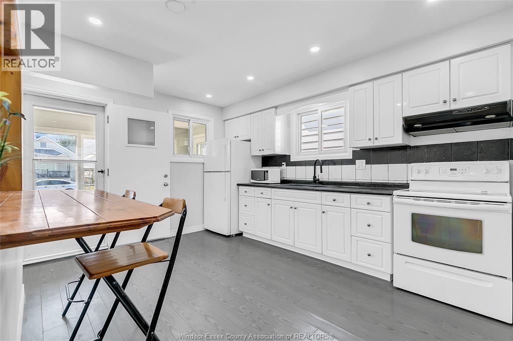744 Mckay Avenue, Windsor, ON