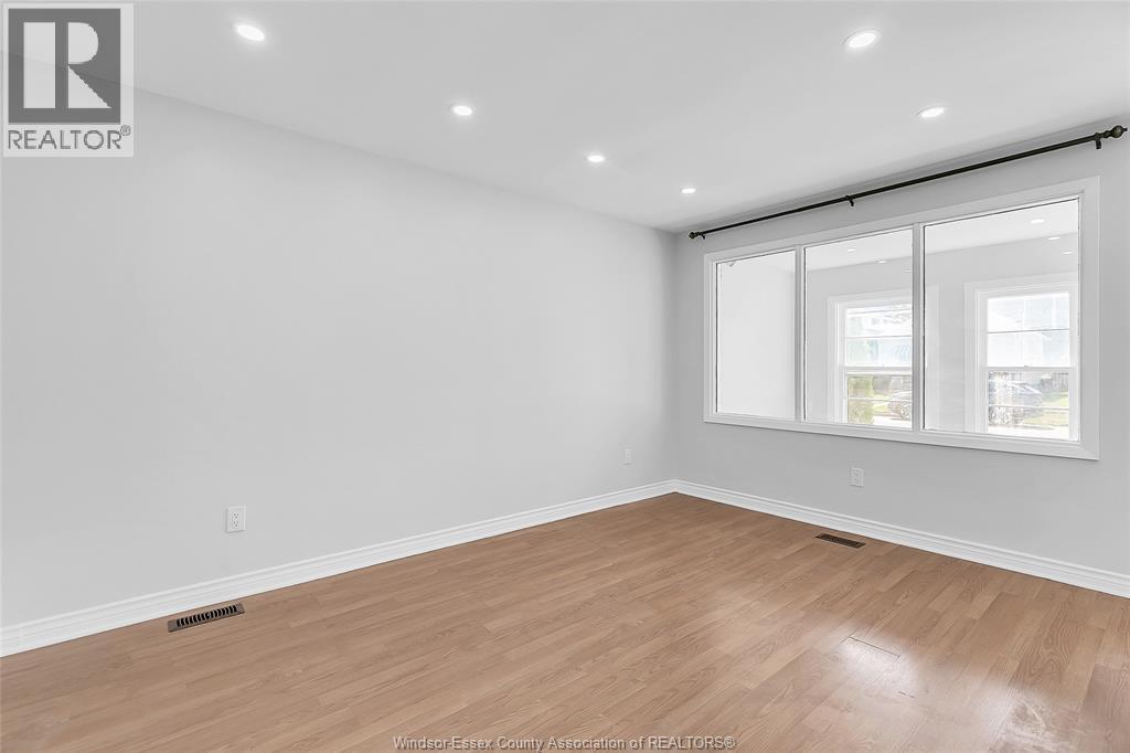 744 Mckay Avenue, Windsor, ON