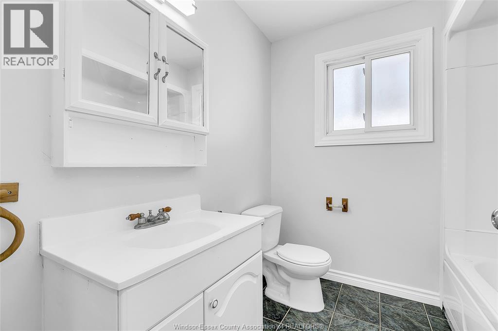 744 Mckay Avenue, Windsor, ON