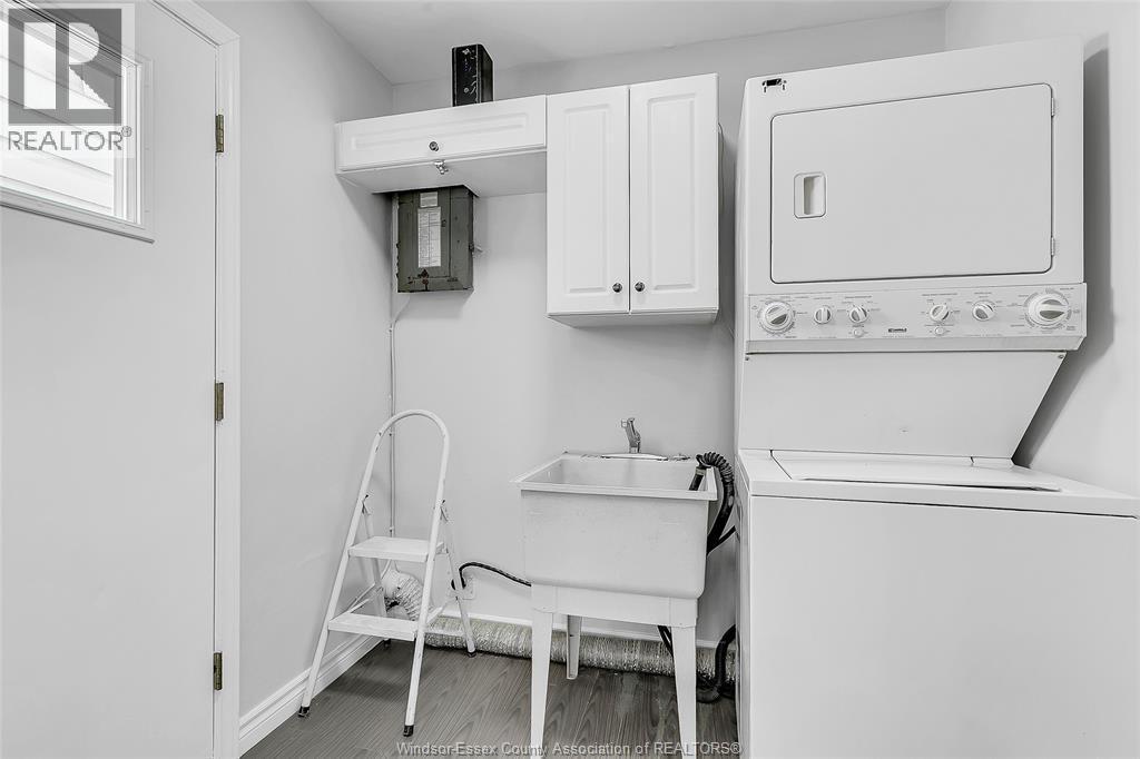 744 Mckay Avenue, Windsor, ON