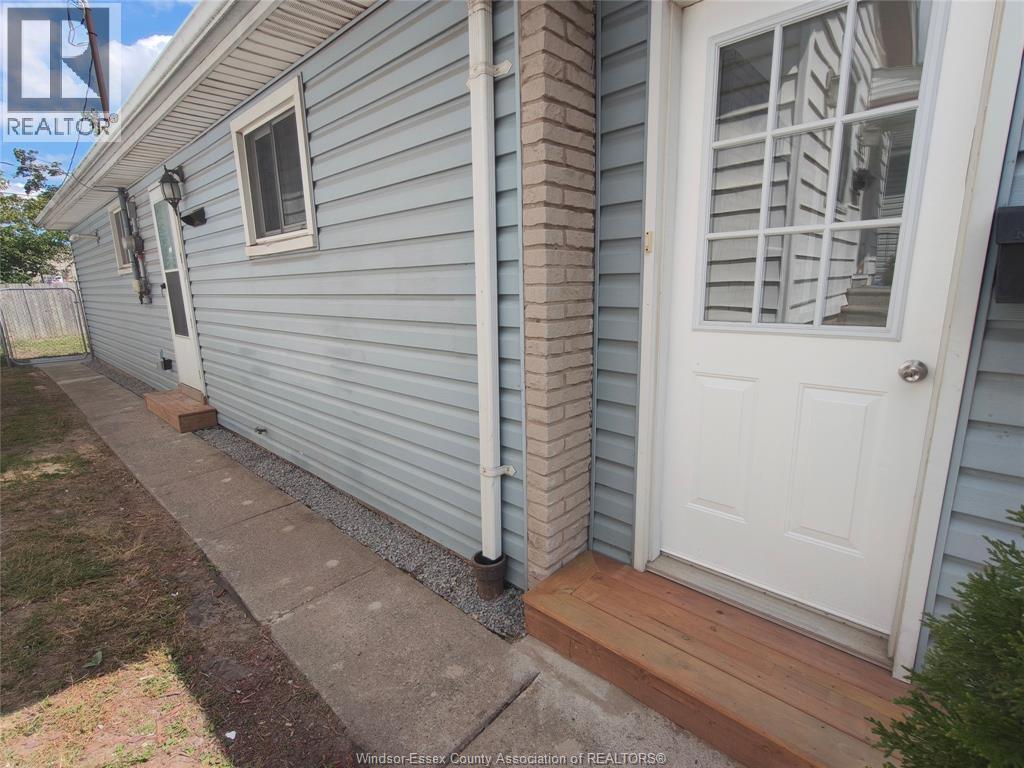 744 Mckay Avenue, Windsor, ON